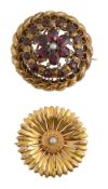 A Victorian garnet and yellow gold brooch