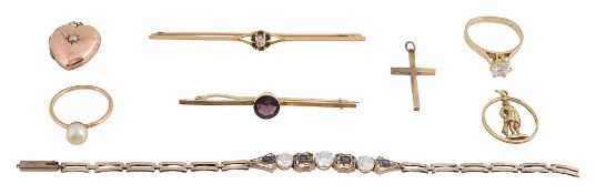 A group of jewellery