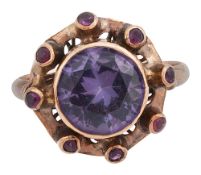 An 'alexandrine' ring