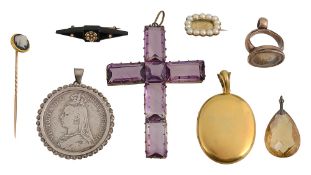 A collection of costume jewellery