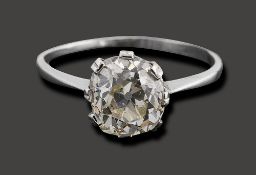 A diamond single stone ring