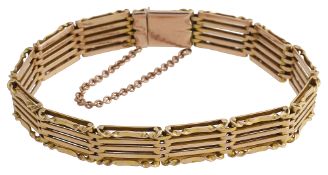 A 15ct fancy gate bracelet