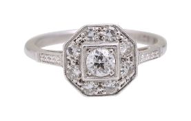 A diamond cluster ring