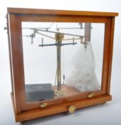 VINTAGE PHILIP HARRIS LTD PRECISION CASED SCALE T/W WEIGHTS