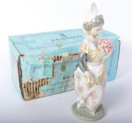 LLADRO SPANISH PORCELAIN VALENCIAN GIRL FIGURINE