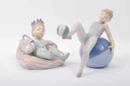 NAO - A GAME OF BALANCE & EL REY DE LA CASA - BOXED CERAMIC FIGURINES