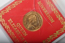 QUEEN ELIZABETH II 1981 22CT GOLD SOVEREIGN