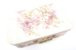 LARGE COLLECTION OF VINTAGE BONE CHINA COMMEMORATIVE THIMBLES