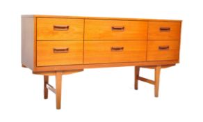 MID CENTURY TEAK 1960S TEAK DRESSING TABLE