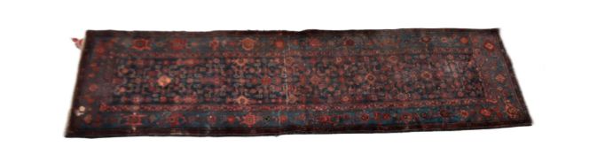 EARLY 20TH CENTURY PERSIAN RUNNER FLOOR CARPET