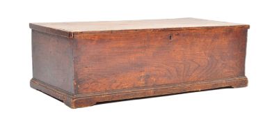 18TH CENTURY GEORGE III ELM WOOD BLANKET BOX CHEST
