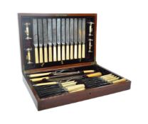 EARLY 20TH CENTURY CANTEEN OF CUTLERY