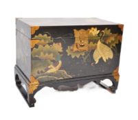 VINTAGE 20TH CENTURY CHINOISERIES CASTLE CHEST