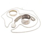 VICTORIAN & LATER SILVER & WHITE METAL JEWELLERY