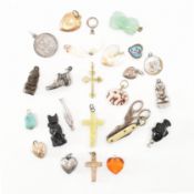 ASSORTMENT OF VINTAGE & ANTIQUE CHARMS