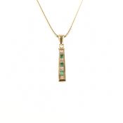 18CT GOLD DIAMOND & EMERALD NECKLACE PENDANT & CHAIN