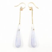 PAIR OF LAVENDER JADE & GOLD DROP EARRINGS