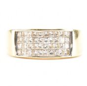 VINTAGE 18CT GOLD & DIAMOND CLUSTER RING