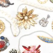 COLLECTION OF VINTAGE & MODERN COSTUME JEWELLERY