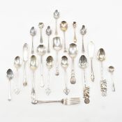 ASSORTMENT OF HALLMARKED SILVER TEASPOONS & CUTLERY