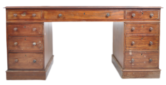 19TH CENTURY LARGE MAHOGANY TWIN PEDESTAL DESK
