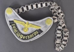 WWII SECOND WORLD WAR GERMAN THIRD REICH FELDJAGERKORPS GORGET