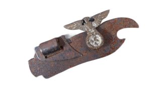 WWII SECOND WORLD WAR GERMAN SS CAN OPENER AND BADGE