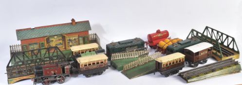 COLLECTION OF ASSORTED O GAUGE MODEL RAILWAY LOCOS & ACCESSORIES