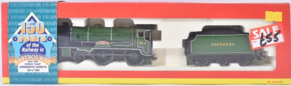 HORNBY OO GAUGE MODEL RAILWAY SCHOOLS CLASS ' EASTBOURNE ' LOCO