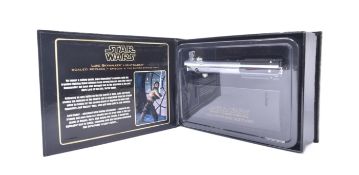 STAR WARS - MASTER REPLICAS LUKE SKYWALKER LIGHTSABER - THE EMPIRE STRIKES BACK
