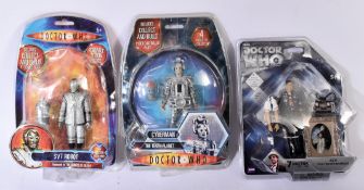 DOCTOR WHO - CHARACTER OPTIONS - ACTION FIGURES