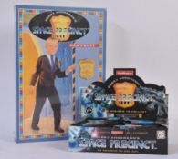 SPACE PRECINCT - DEKKER TOYS PLAYSUIT & WADDINGTONS POGS