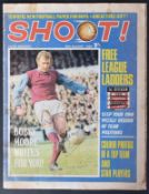 ENGLAND FOOTBALL - BOBBY MOORE (1941-1993) - SIGNED SHOOT MAGAZINE