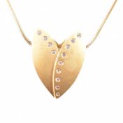18CT GOLD & DIAMOND PENDANT & CHAIN NECKLACE