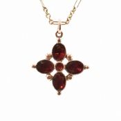 VICTORIAN GARNET PENDANT & GOLD FIGARO CHAIN