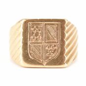 18CT GOLD SIGNET RING