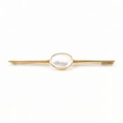 18CT GOLD & MOONSTONE BAR BROOCH PIN