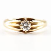HALLMARKED 18CT GOLD & DIAMOND SOLITAIRE RING