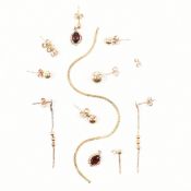 COLLECTION OF ASSORTED 9CT GOLD EARRINGS & CHAIN FRAGMENT