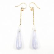 PAIR OF LAVENDER JADE & GOLD DROP EARRINGS
