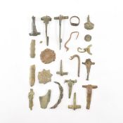 ROMAN ANTIQUITIES - ASSORTED FIBULA BROOCH FRAGMENTS & RELATED