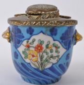 EARLY 20TH CENTURY FRENCH AND GILDED METAL DESK POT