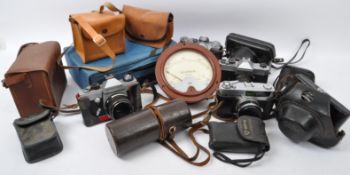 COLLECTION OF 20TH CENTURY CAMERAS & LENSES