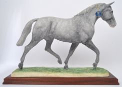 BORDER FINE ARTS CLASSIC - RESIN SCULPTURE HUNTER