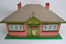 20TH CENTURY VINTAGE DOLLS HOUSE