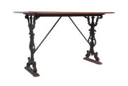 19TH CENTURY COALBROOKDALE STYLE MAHOGANY DINING TABLE