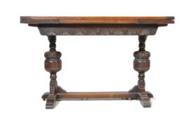 EARLY 20TH CENTURY 1930'S OAK DINING TABLE