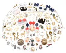 COLLECTION OF ASSORTED COSTUME JEWELLERY