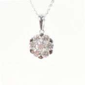 18CT WHITE GOLD & DIAMOND CLUSTER PENDANT & CHAIN NECKLACE