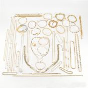 COLLECTION OF ASSORTED GOLD TONE COSTUME JEWELLERY